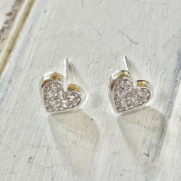Stamped 925 petite pave CZ heart studs - Picture 1 of 6